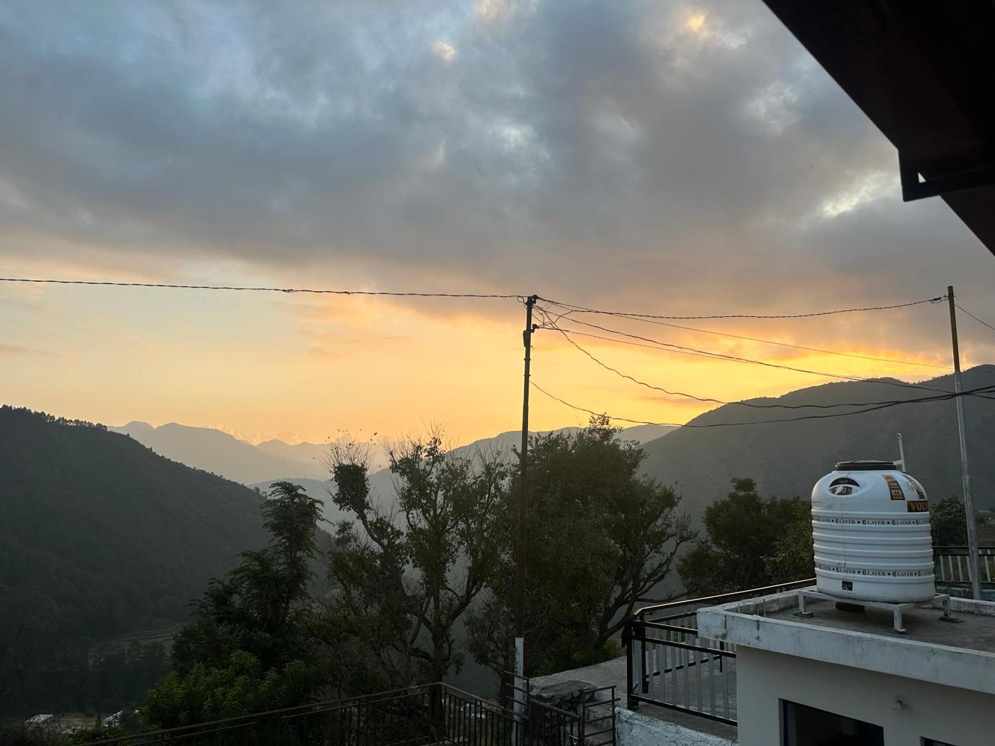 מוסורי Deodar Village Homestay Devalsari מראה חיצוני תמונה