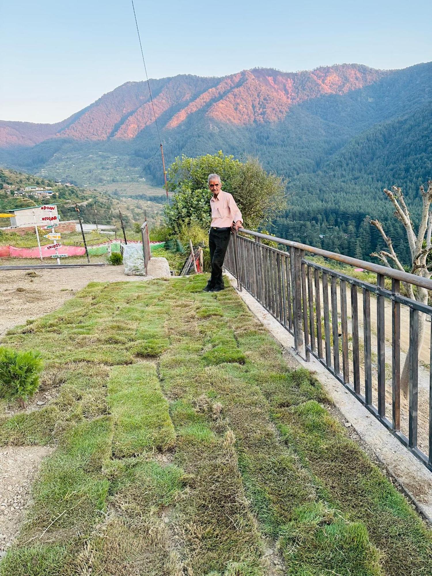 מוסורי Deodar Village Homestay Devalsari מראה חיצוני תמונה
